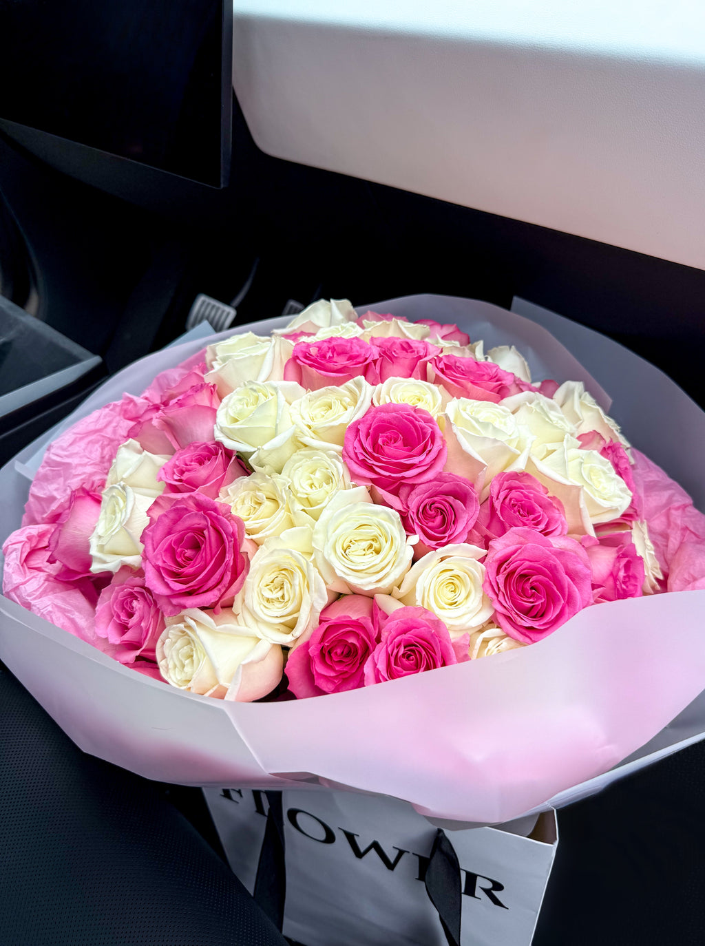 Drunk in Love - 50 Pink & White Roses Bouquet - detail view 2 | Forever Lovies