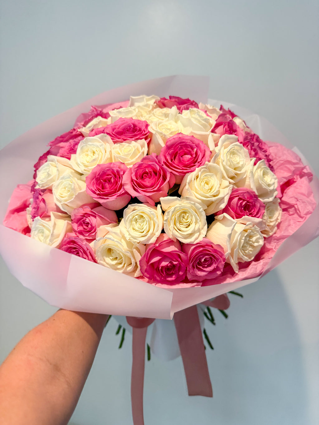 Drunk in Love - 50 Pink & White Roses Bouquet - detail view 3 | Forever Lovies
